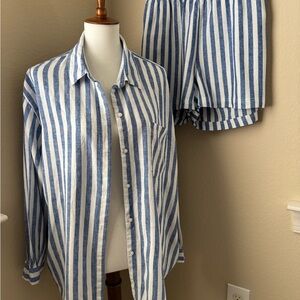 Old Navy -The boyfriend shirt and matching shorts. Blue and white/Size XL